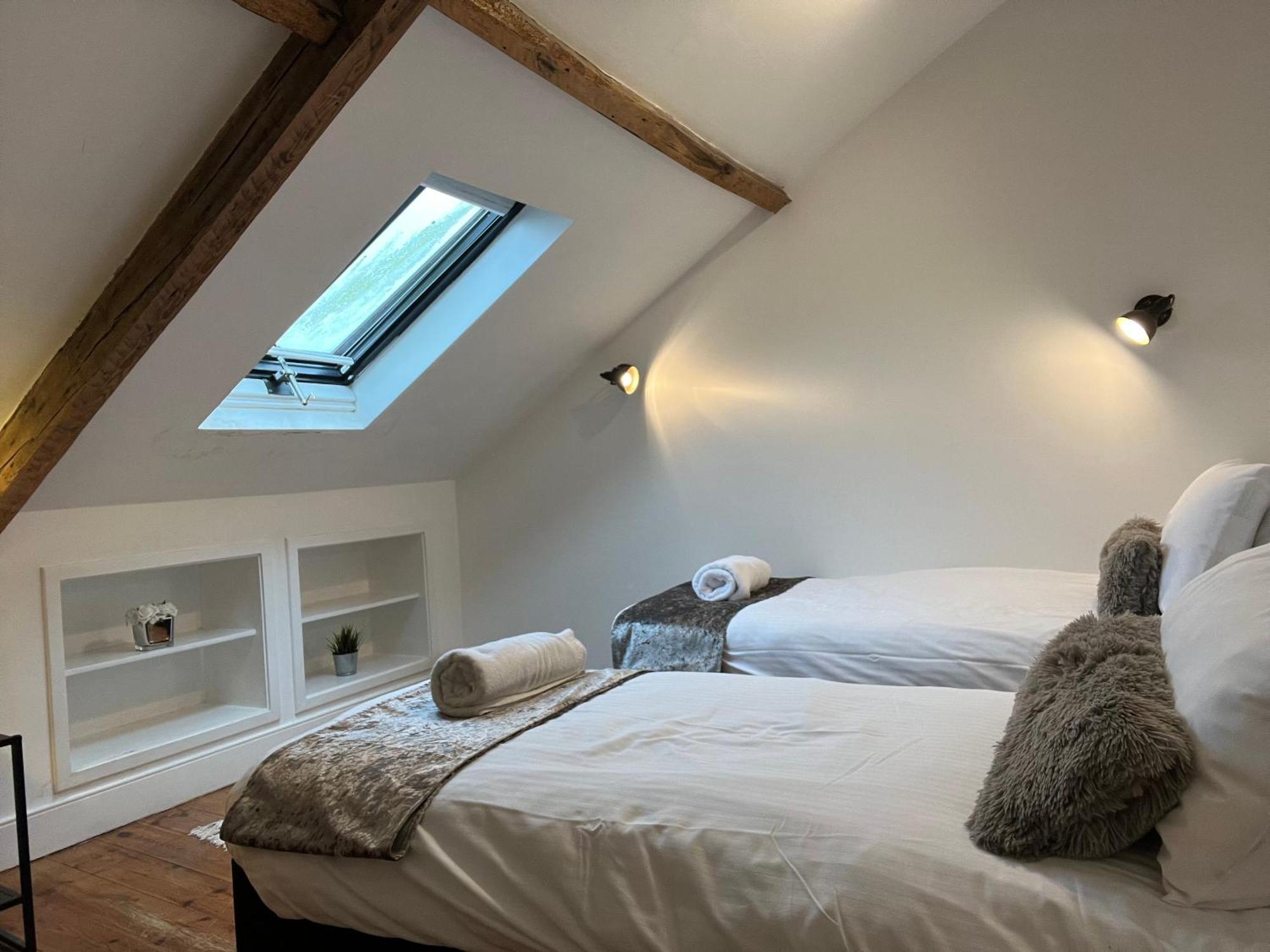 Centre Loft Gem Apartment